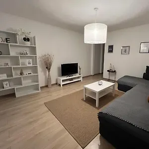 - Place Jourdan & Eu Institutions Apartment